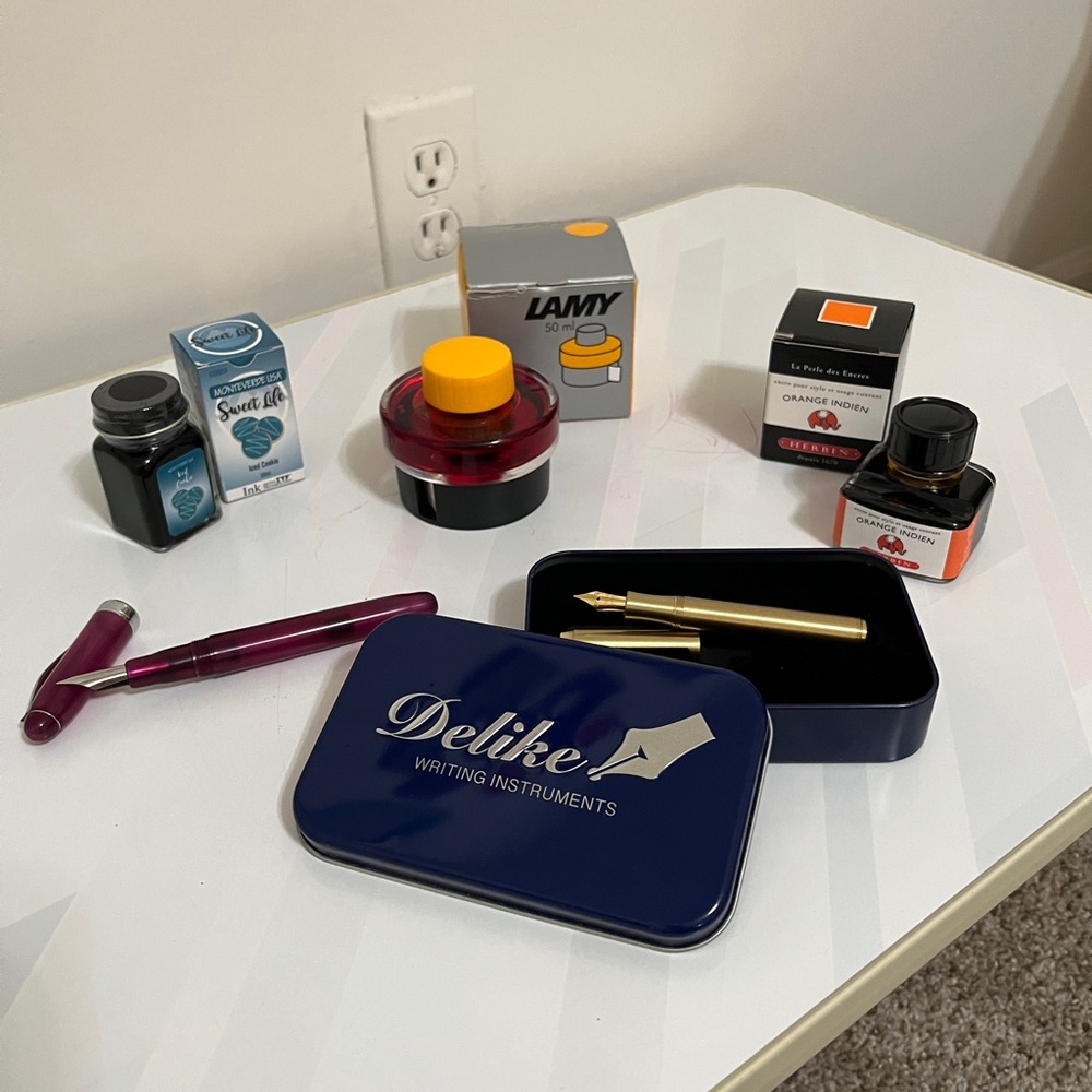 Fountain Pen Starter Pack: flexi nib, regular nib and three ink bottles